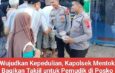 Wujudkan Kepedulian, Kapolsek Mentok Bagikan Takjil untuk Pemudik di Posko Pelayanan Polres Bangka Barat
