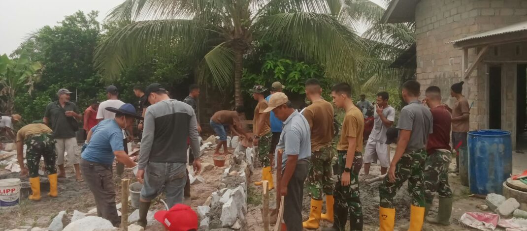 Kemanunggalan TNI dan Rakyat, Kodim 0431/Bangka Barat Percepat Pembangunan Talud di Sinar Manik